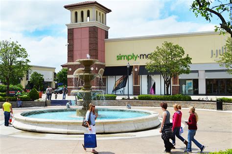 Jefferson pointe mall - Updated: Sep 20, 2023 / 07:34 PM EDT. SHARE. FORT WAYNE, Ind. (WANE) — Several more shopping options are coming to the Jefferson Pointe shopping center in Fort Wayne. Painted Tree Boutiques will ...